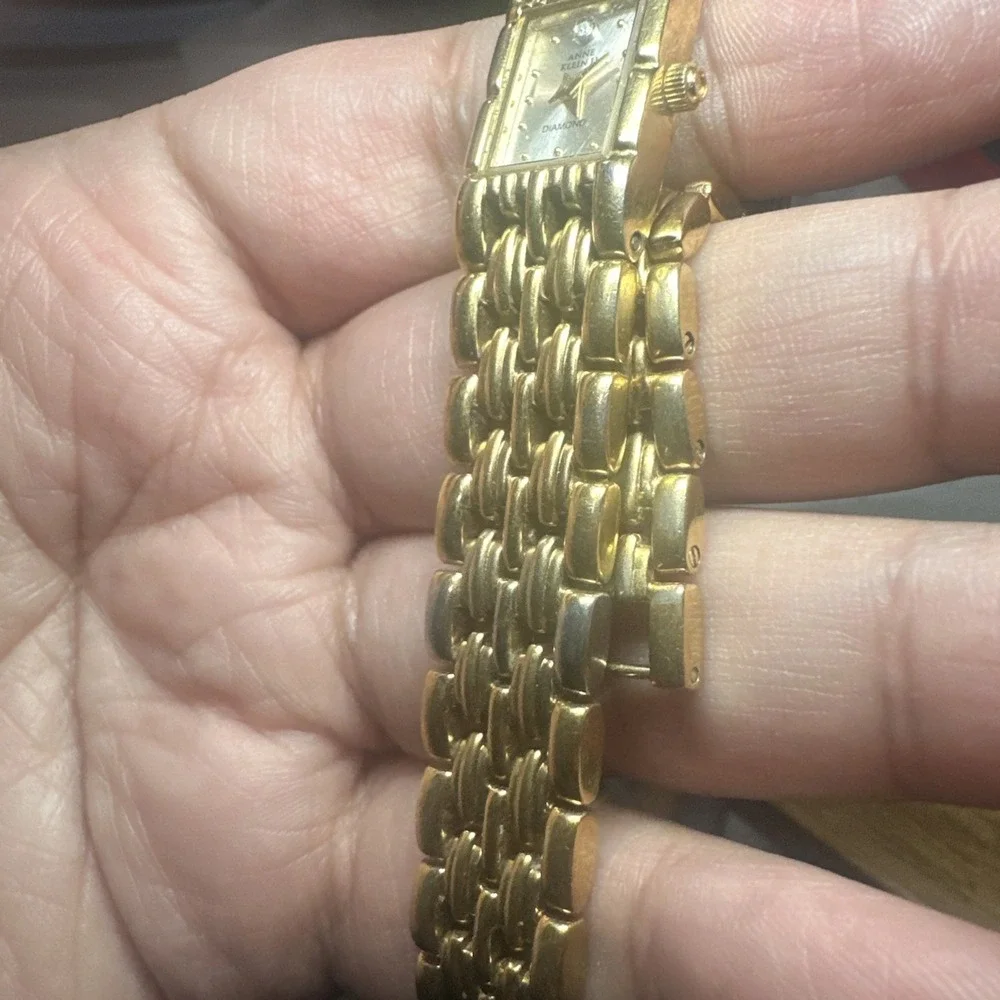 Working VTG Anne Klein Ladies Watch Fit 7in Gold Tone Quartz new battery 14mm